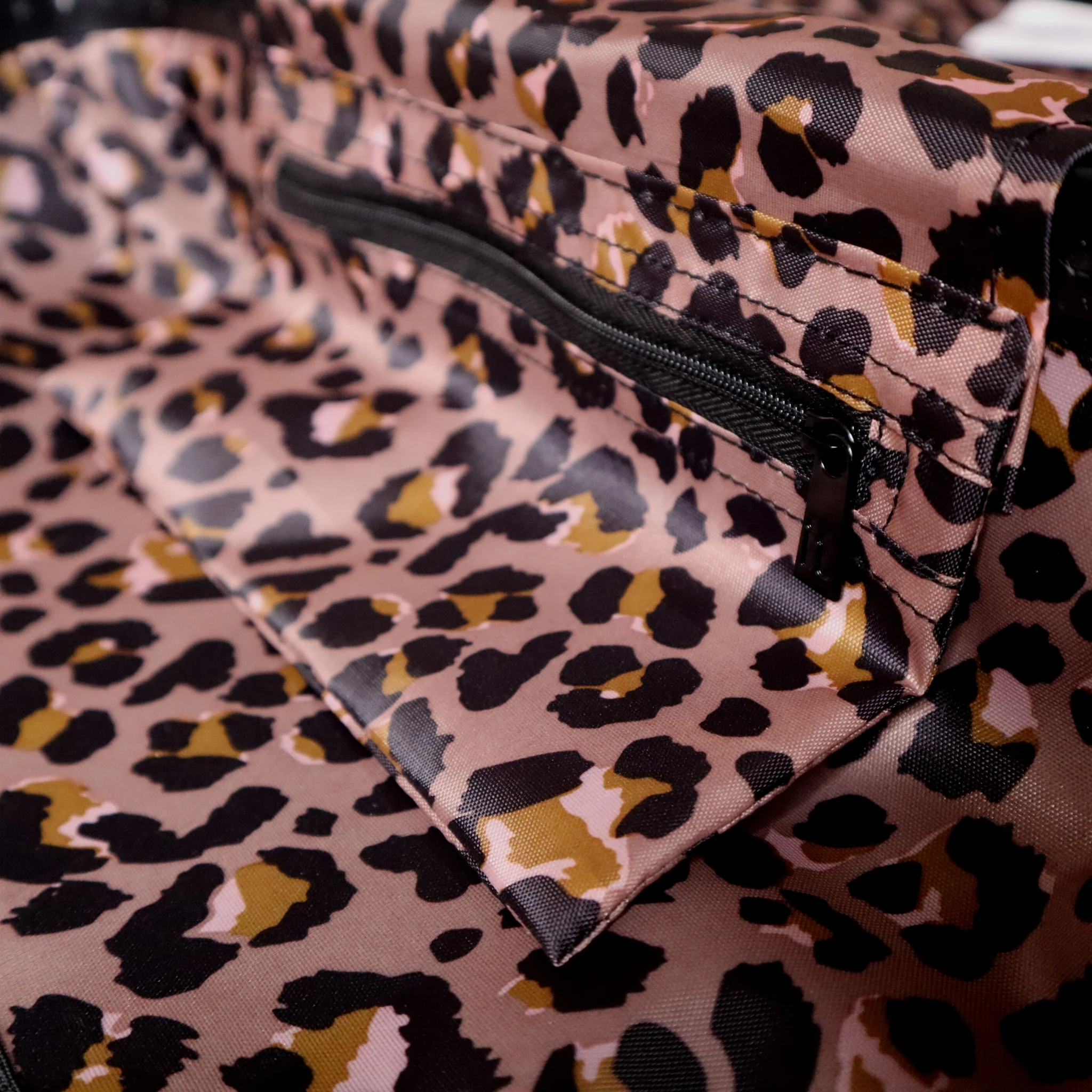 Glitzy - Vanity Case (Metallic Rose Gold) - Image 9