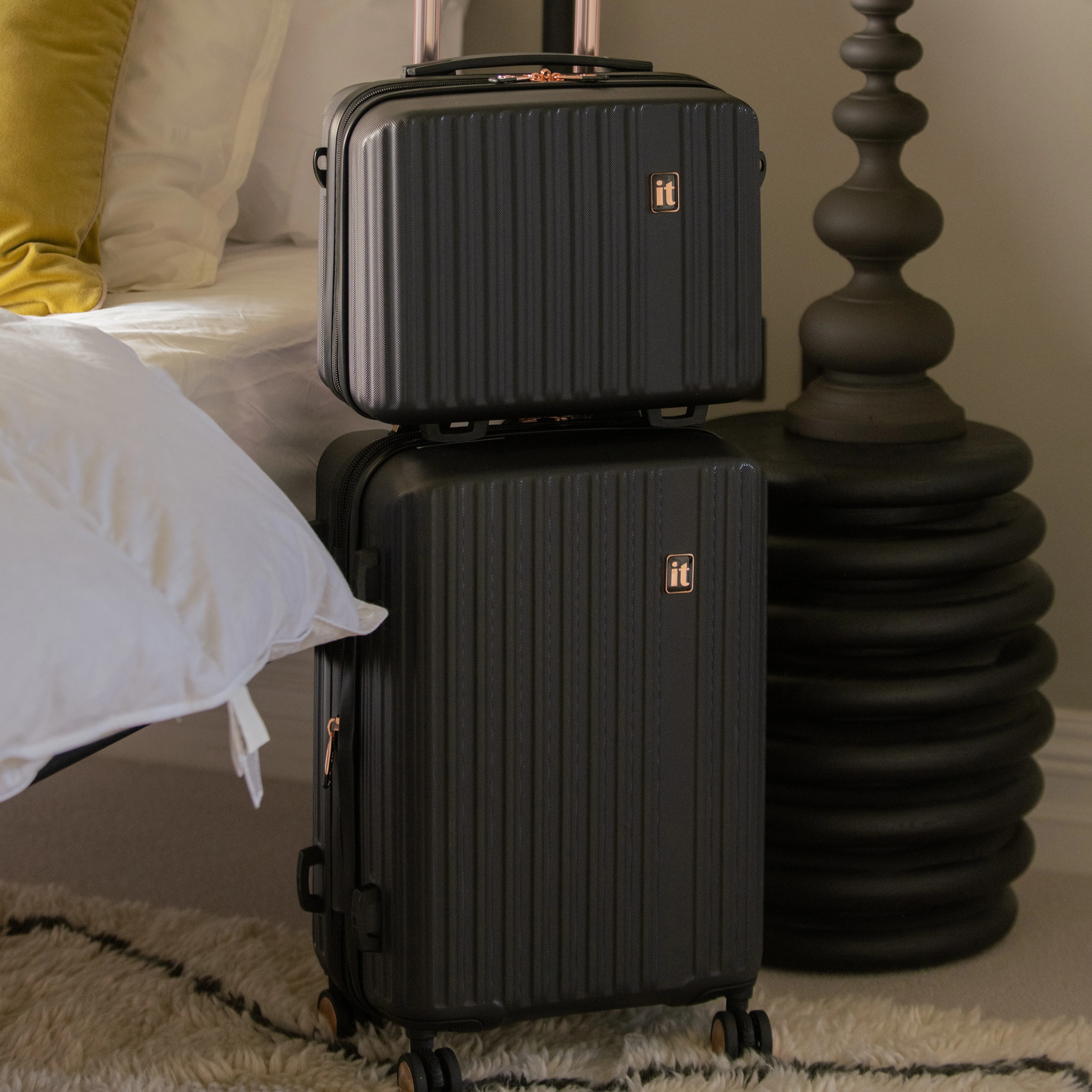 Luxuriant - Cabin (Black) - Image 5